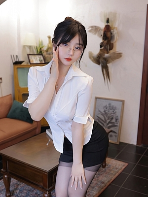 岁小岁美女写真图片合集2套1.15GB  133P『S-XH1687』